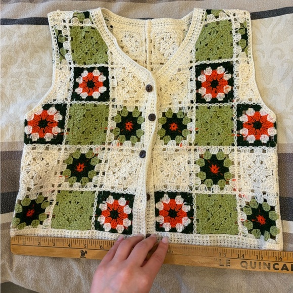 Country Style Vests Sleeveless Floral Crochet Patchwork in Green and Cream Small - Picture 9 of 10